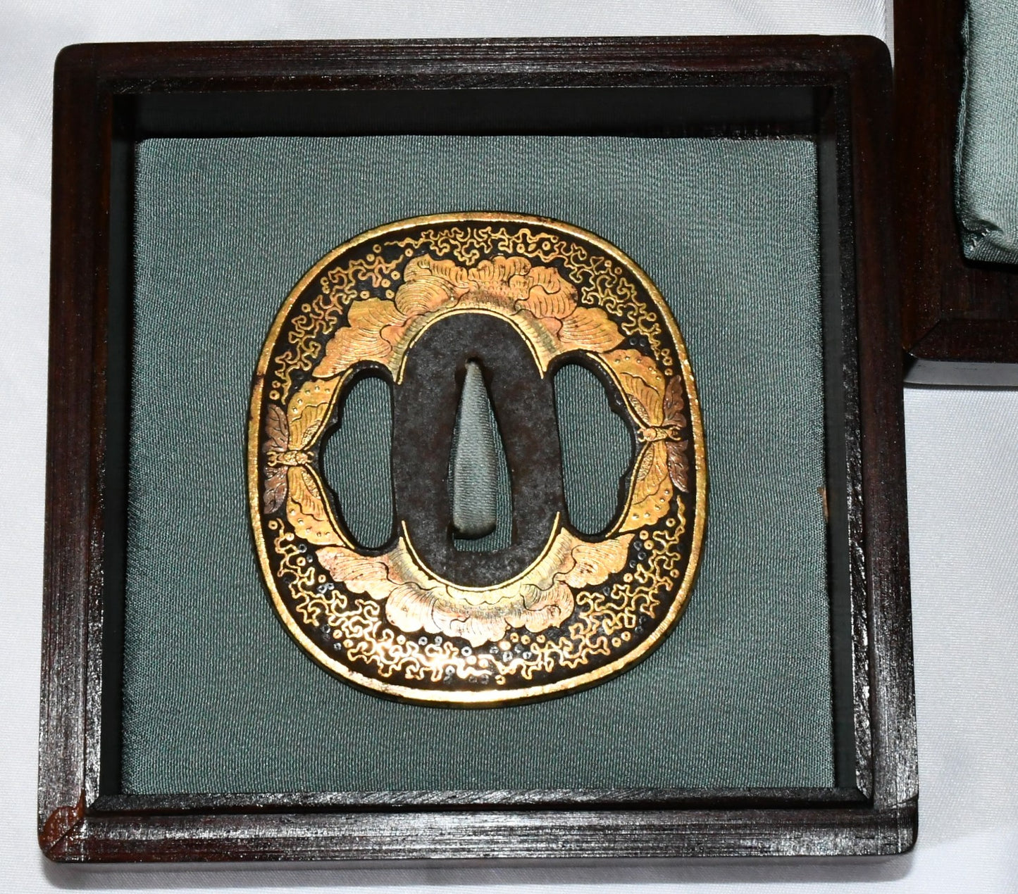 Edo Higo 鐔 Gold an Intile Big Dimple Special Save Sword Box Appraisal
