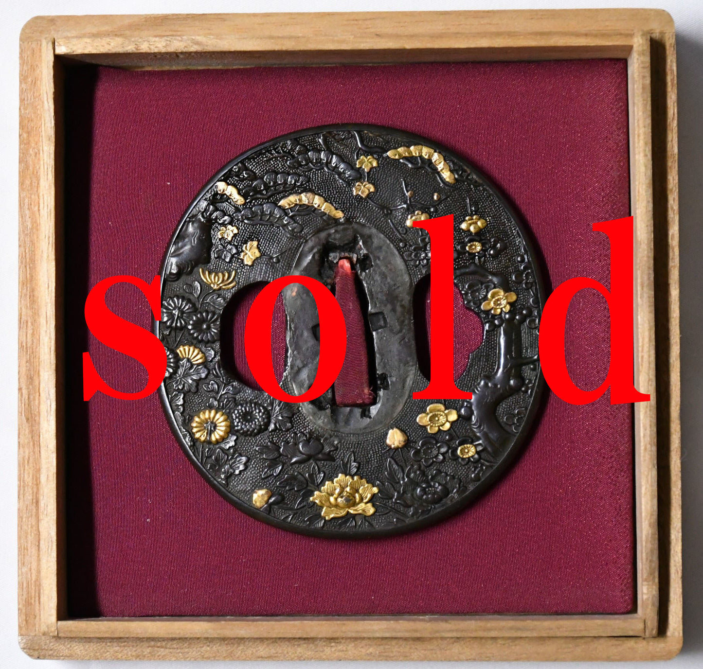 松梅樹花尽図鐔　無銘　京金具師 　保存刀装具鑑定書 Tsuba　 Pine plum tree flower ［NBTHK：Hozon］　品番：ＴＳＵ０５５